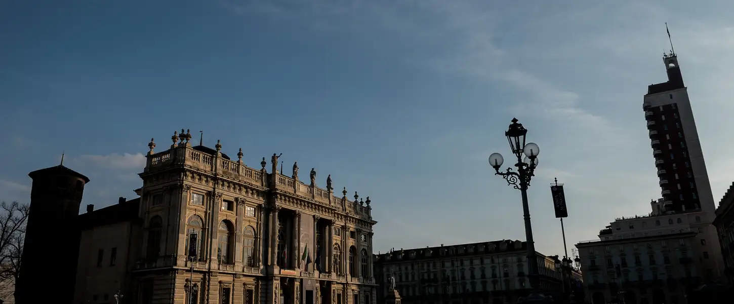 piazza-castello-turin-italy-covid19-quarantine-sky-1613601-pxhere.com_.jpg